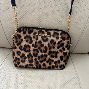 Michael Kors Jet Set travel leopard crossbody bag